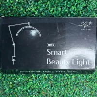Luz Profesional en Forma de Media Luna – City Girl